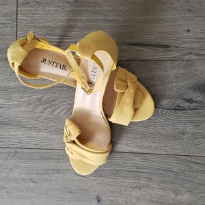 Yellow Heels with Cut outsides and toes cute YELLOW Bow at toes bucket at heel